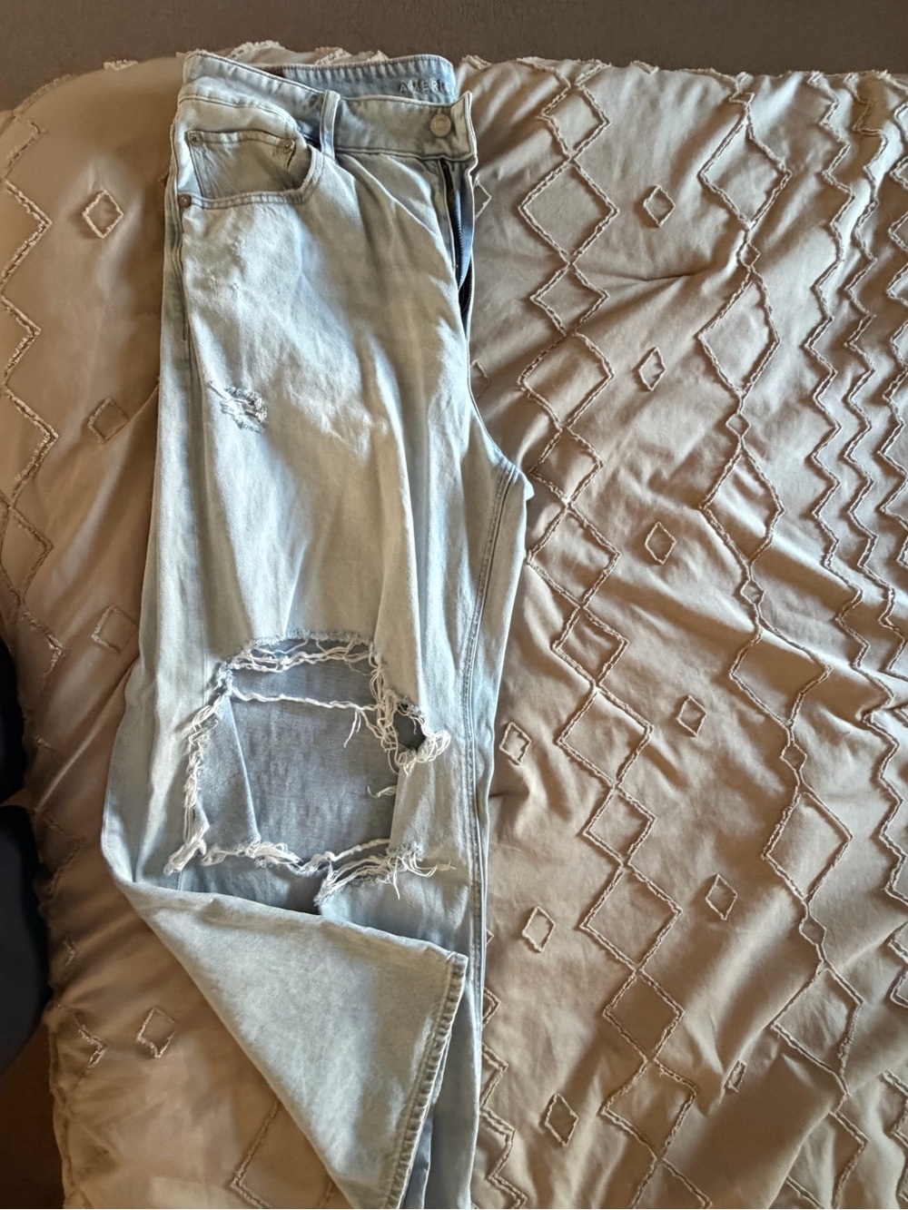 American Eagle Outfitters Light Wash Denim Jeans - Pale Blue